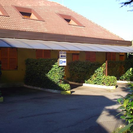 Hotel Motel Ovest Виттуоне Экстерьер фото