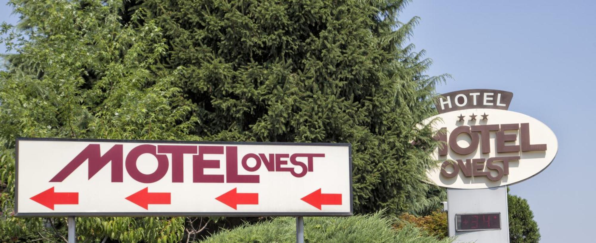Hotel Motel Ovest Виттуоне Экстерьер фото