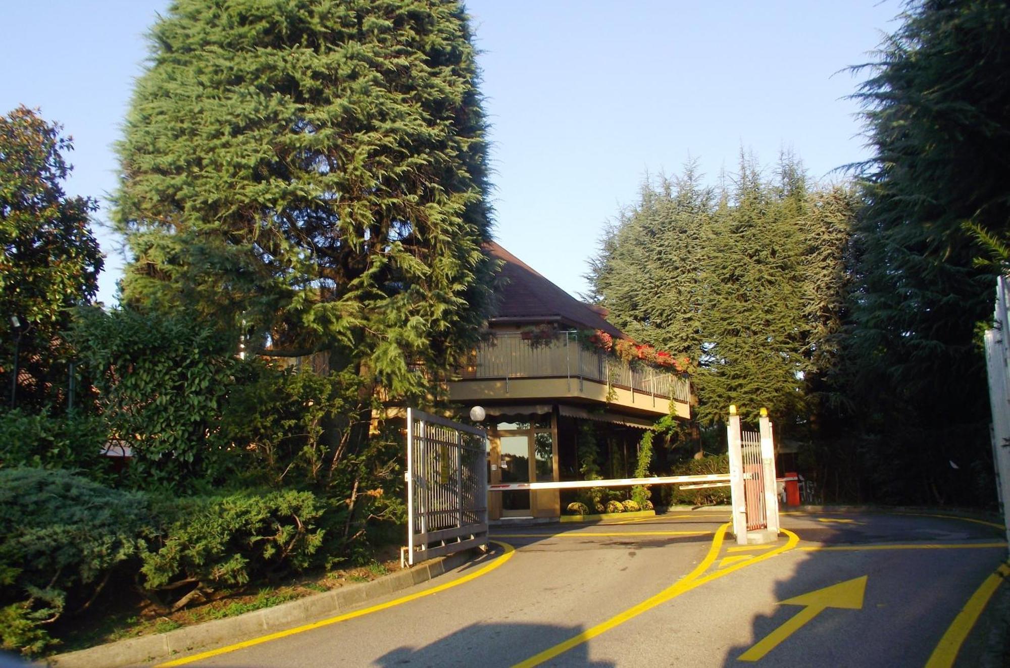Hotel Motel Ovest Виттуоне Экстерьер фото