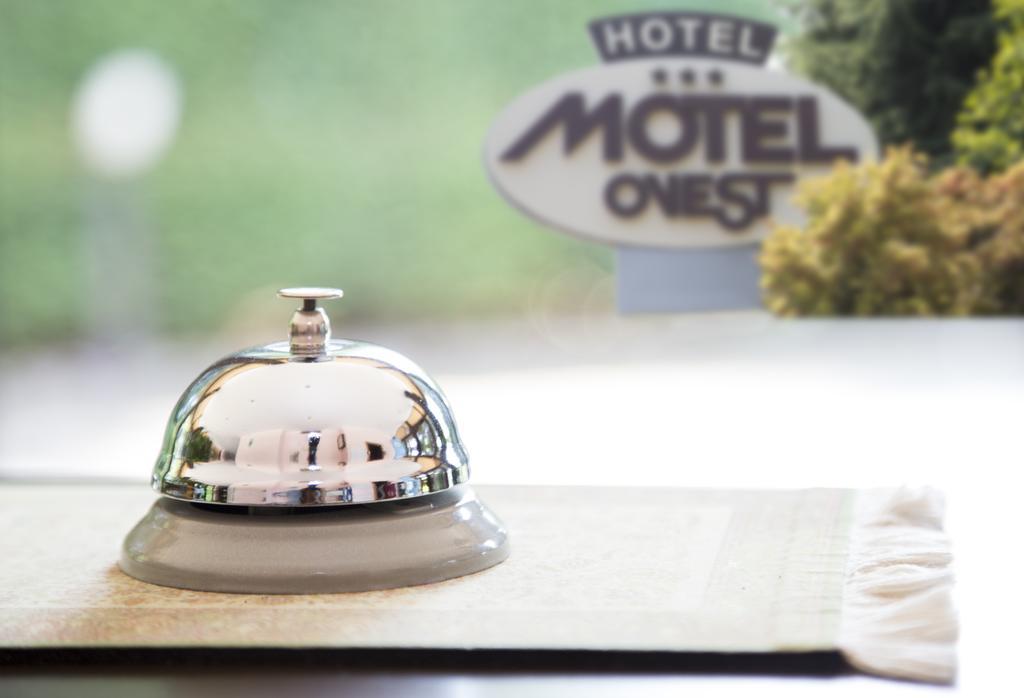Hotel Motel Ovest Виттуоне Экстерьер фото