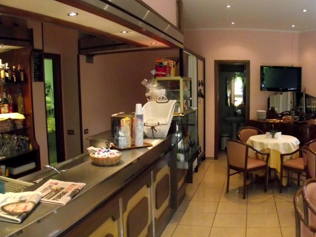 Hotel Motel Ovest Виттуоне Экстерьер фото