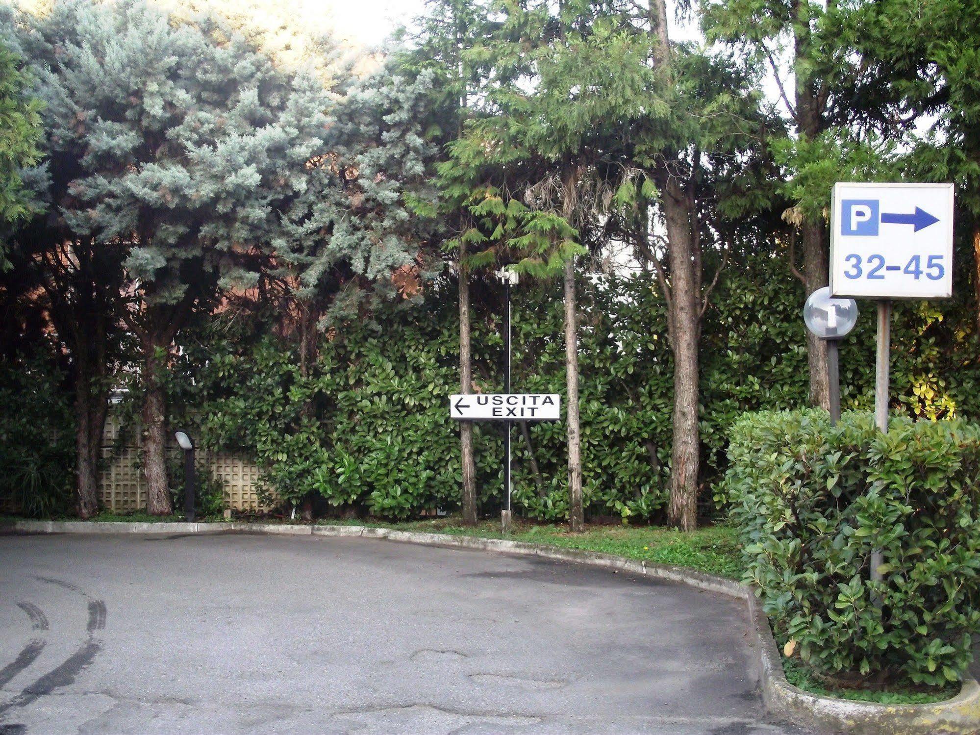 Hotel Motel Ovest Виттуоне Экстерьер фото