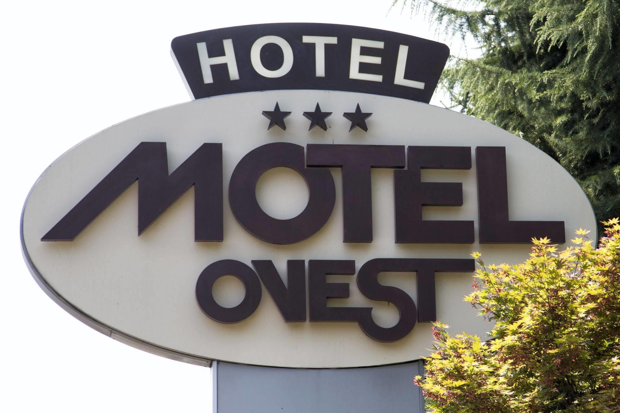 Hotel Motel Ovest Виттуоне Экстерьер фото