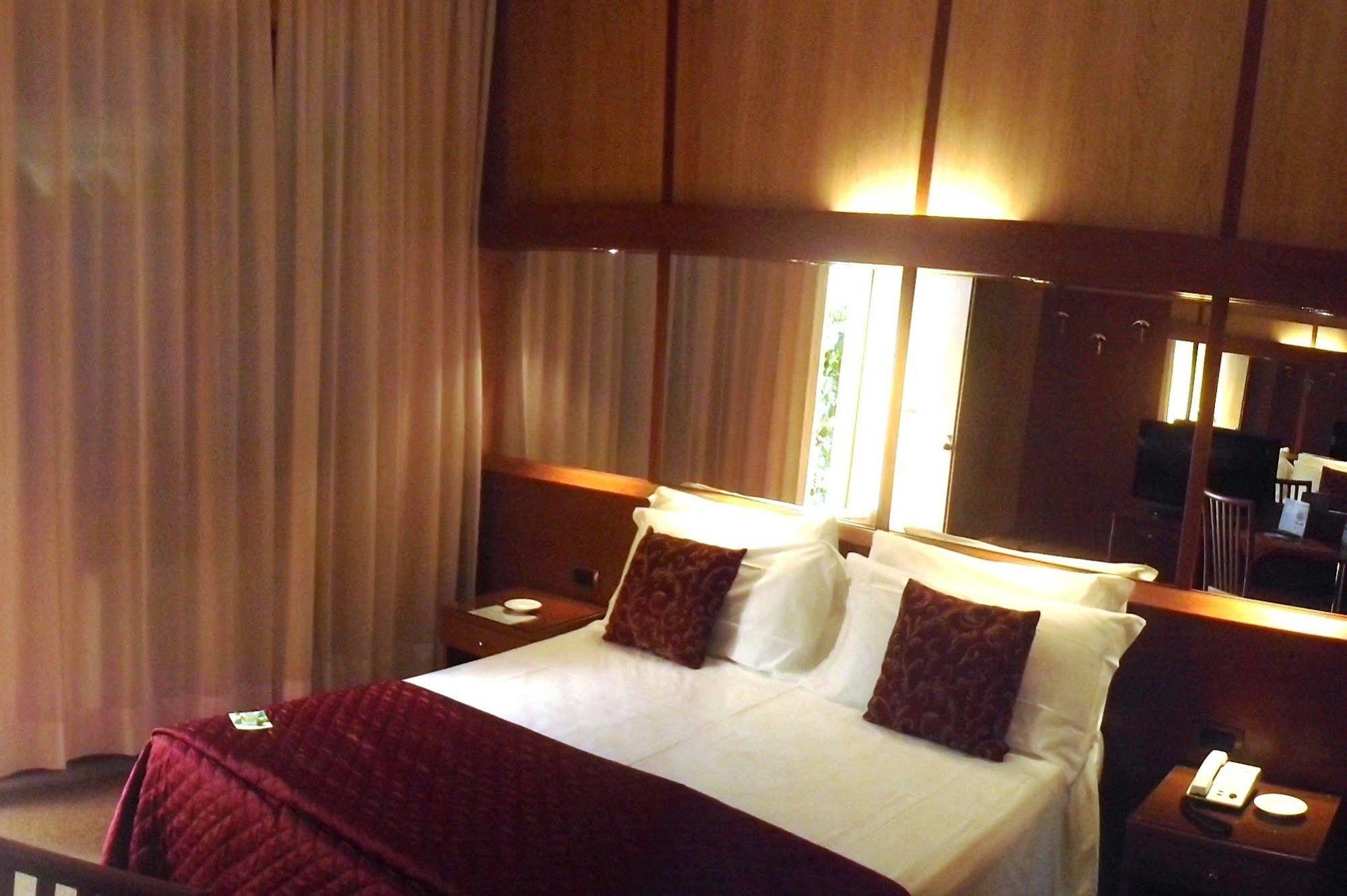 Hotel Motel Ovest Виттуоне Экстерьер фото