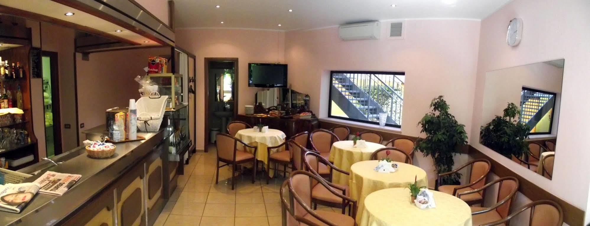 Hotel Motel Ovest Виттуоне Экстерьер фото